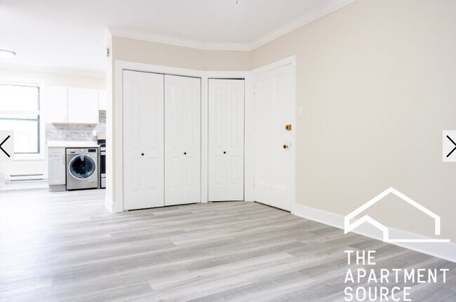 Foto del edificio - 3841 N Greenview Ave