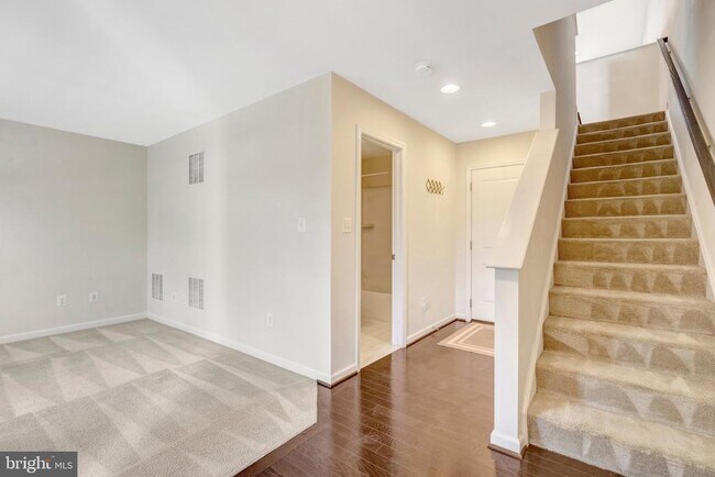Foto del edificio - 8932 Dahlgren Ridge Rd