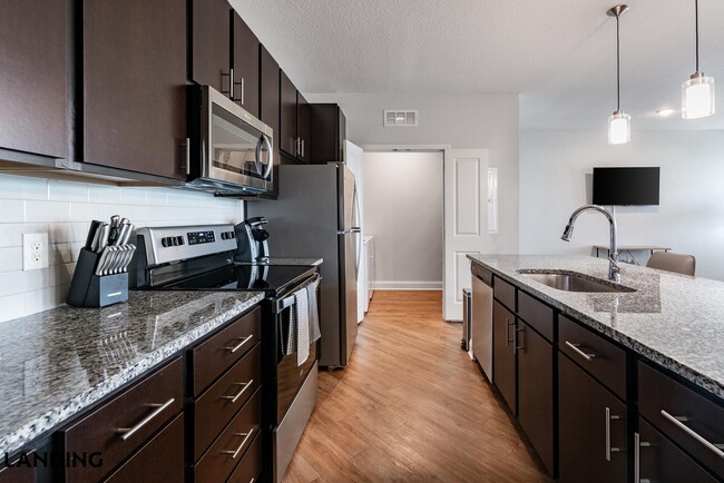 Foto del edificio - 1851 LPGA Blvd