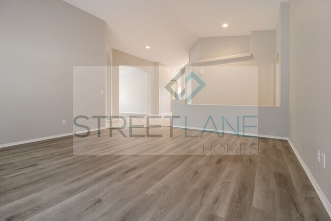 Building Photo - REDUCED!