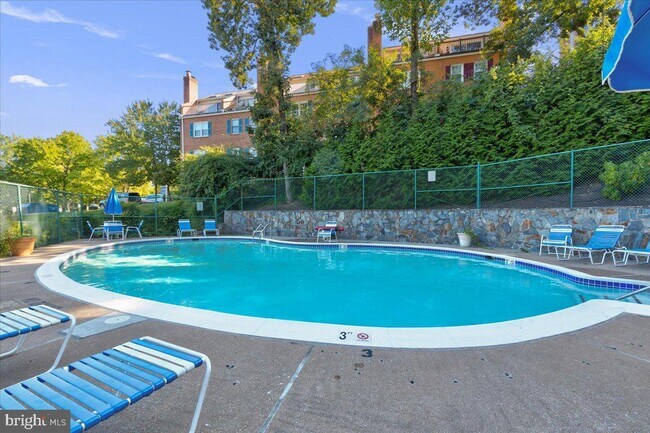 Foto del edificio - 822 S Arlington Mill Dr