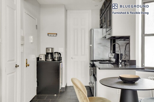 Foto del edificio - 214 E 25th St