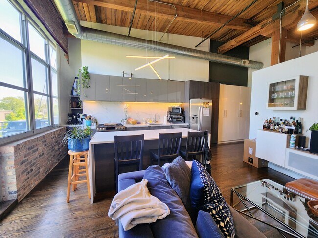 Foto del edificio - 2111 W Churchill St
