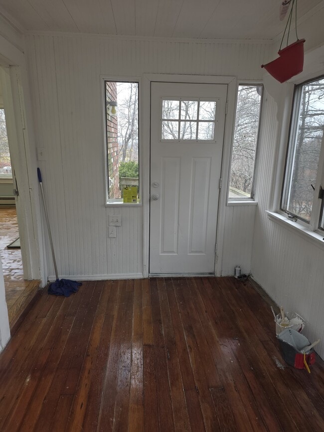 Building Photo - 25 Laurel Trl