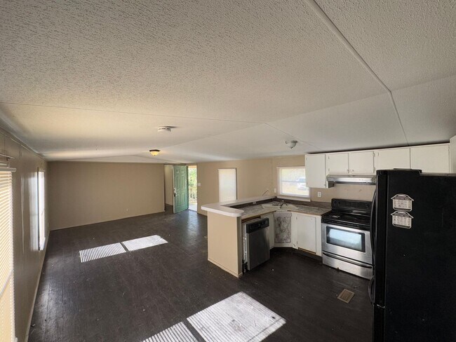 Foto del edificio - 8315 Burleson Manor Rd