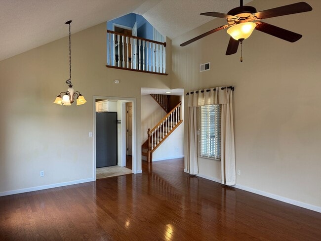 Building Photo - Weaverville - Well Kept Townhome with Flex Space