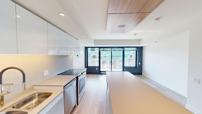 Building Photo - Cunard Residences