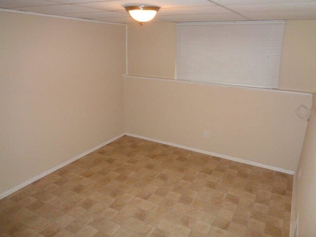 Building Photo - 308 Forest Glen Dr