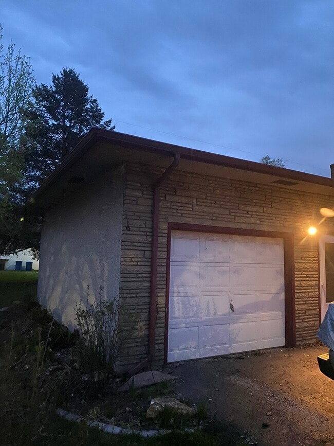 Building Photo - Spring valley 319