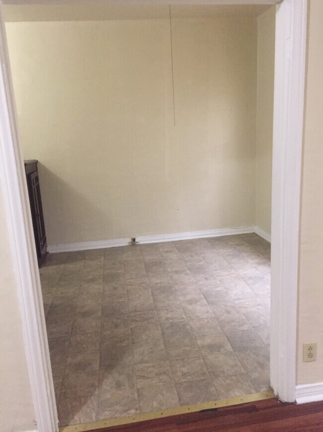 Dining room - 404 E Chevy Chase Dr
