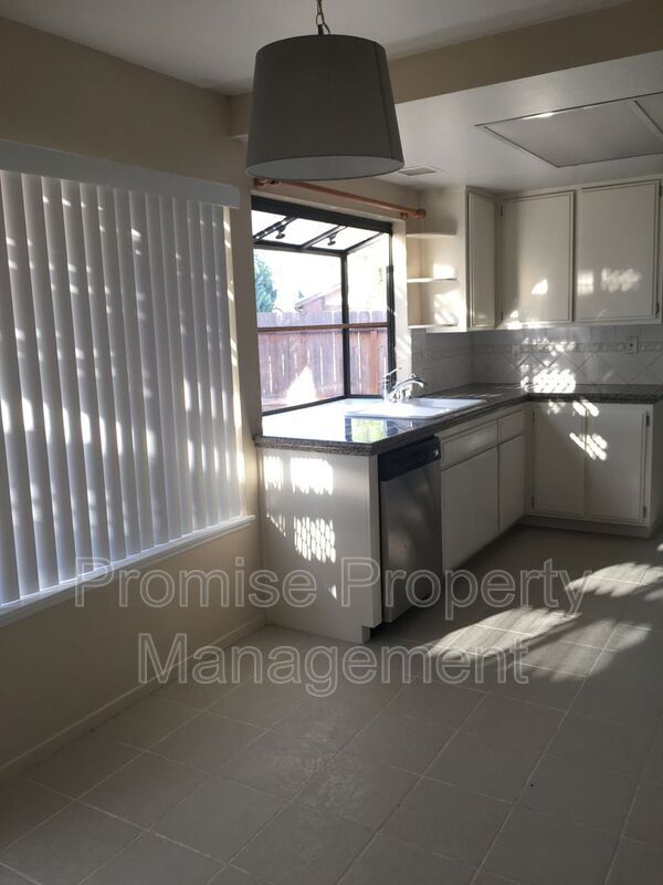 Foto del edificio - 4578 Big Sur St