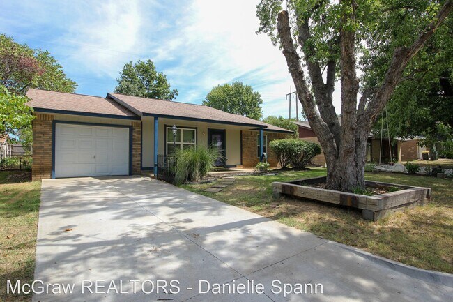 Building Photo - 3 br, 1.5 bath House - 14461 S. Oklahoma B...