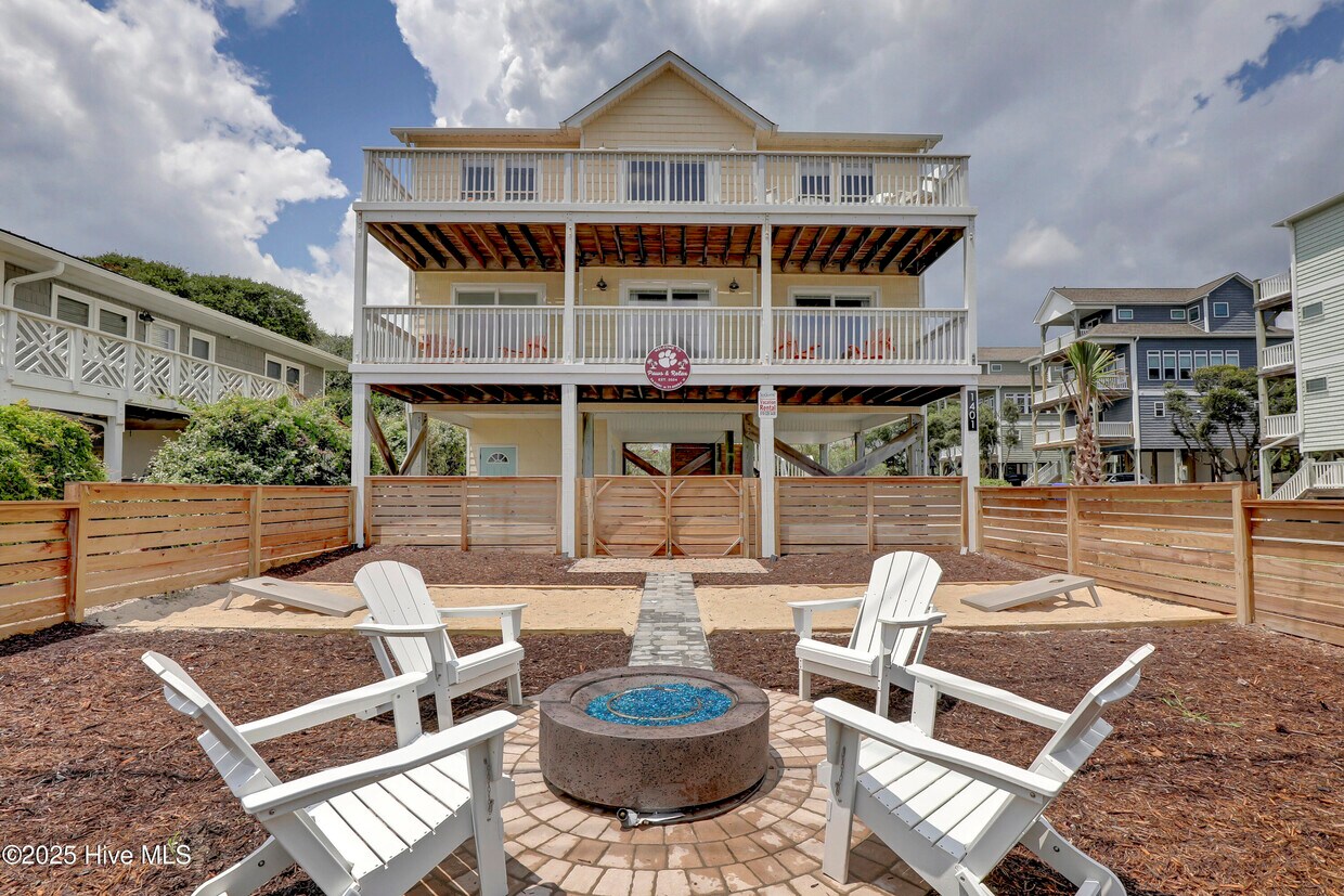 Primary Photo - 1401 S Shore Dr