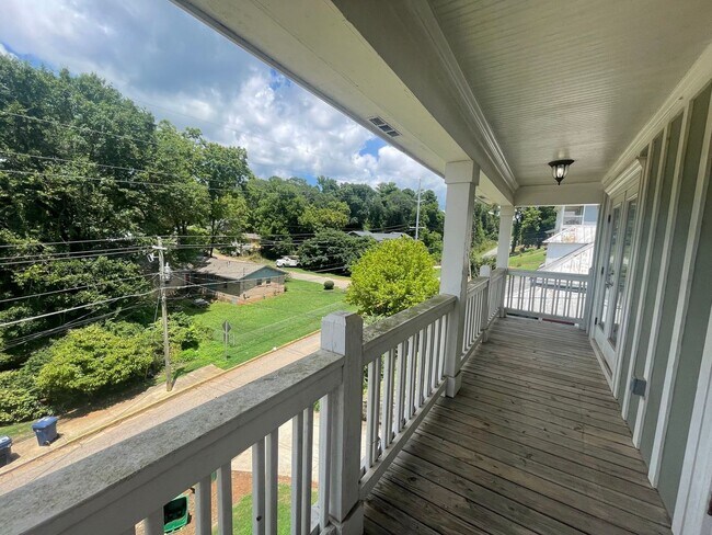 Foto del edificio - PRE-LEASING FOR AUGUST 2025!