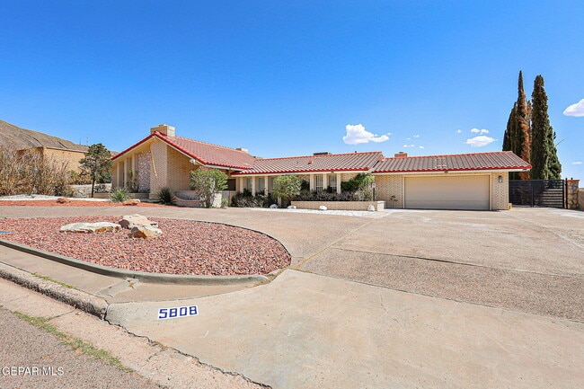 Foto del edificio - 5808 Kingsfield Ave