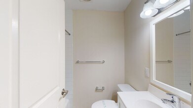 Interior Photo - The Commons at Windsor Gardens
