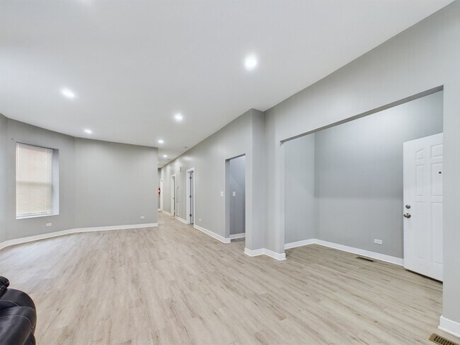 Foto del edificio - 7324 South Union Avenue Unit 1