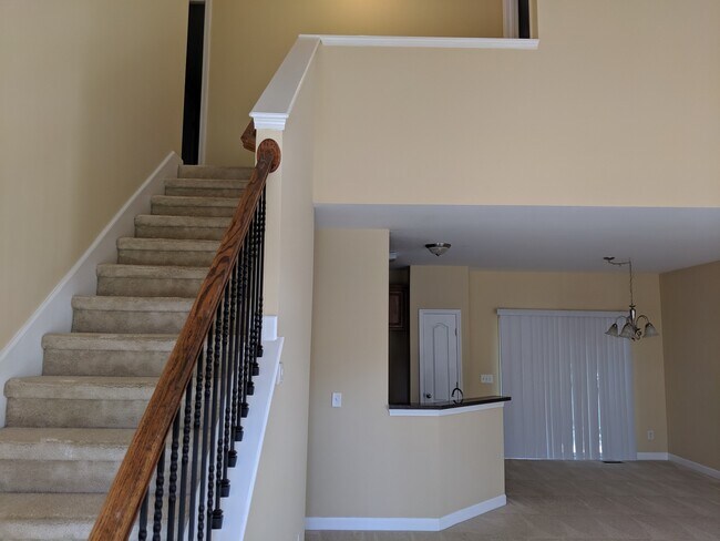 Building Photo - 810 Royal Oaks Dr
