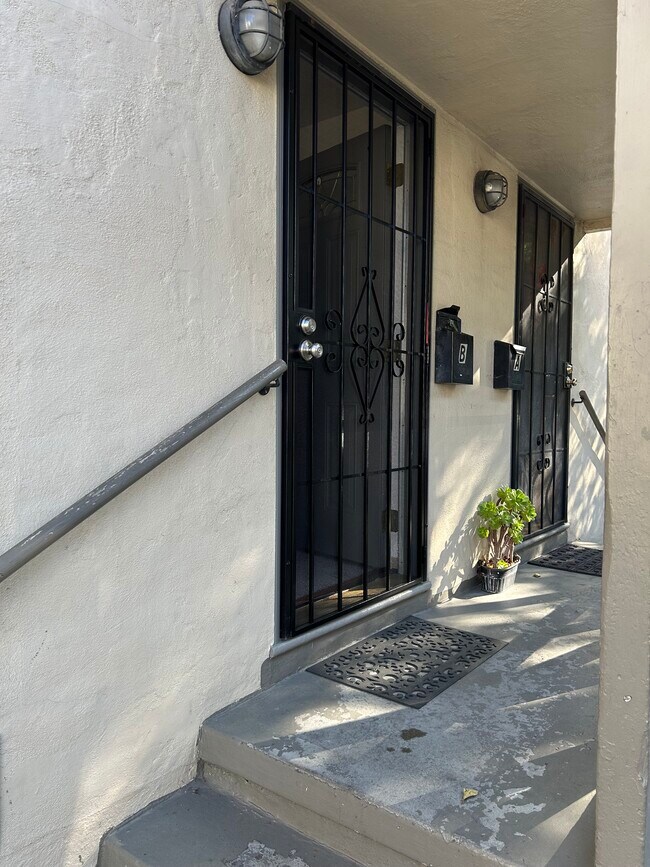 Foto del edificio - 1729 Ward St