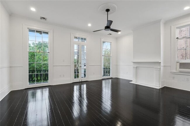 Building Photo - 1625 Second Street Unit 2