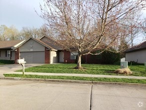 Building Photo - 5102 Sandstone Dr