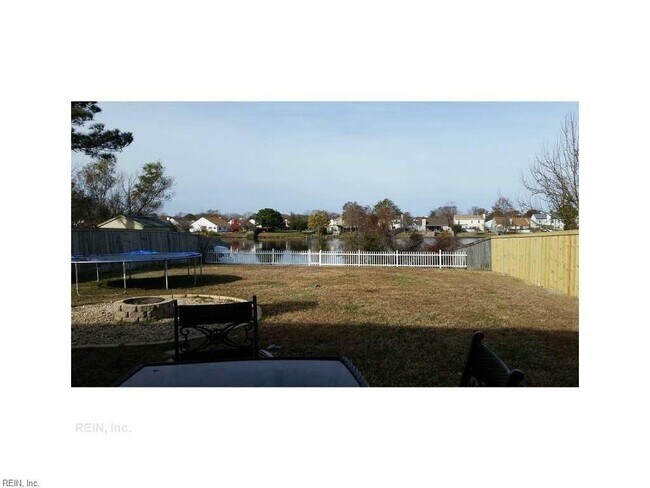 Building Photo - 1849 Bernstein Dr