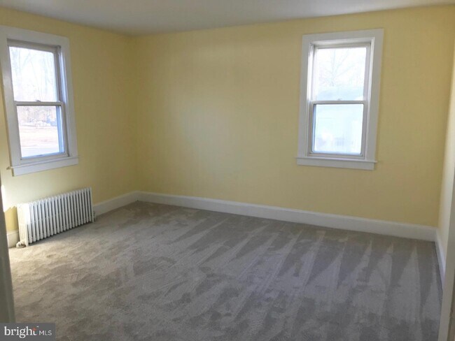 Foto del edificio - 902 Hughes Dr