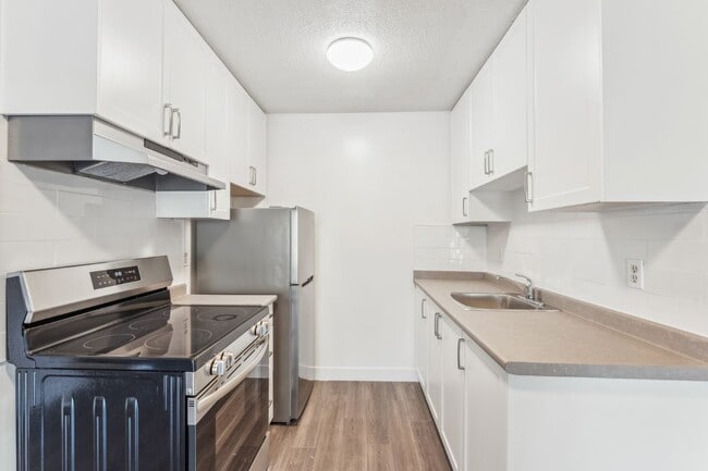 Building Photo - Niagara Court Apartments