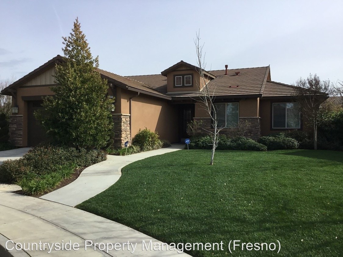 Primary Photo - 3 br, 2 bath House - 5823 W. Ashcroft Avenue