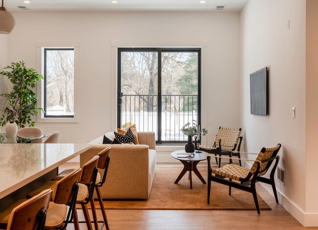 Building Photo - 1060 Main Street