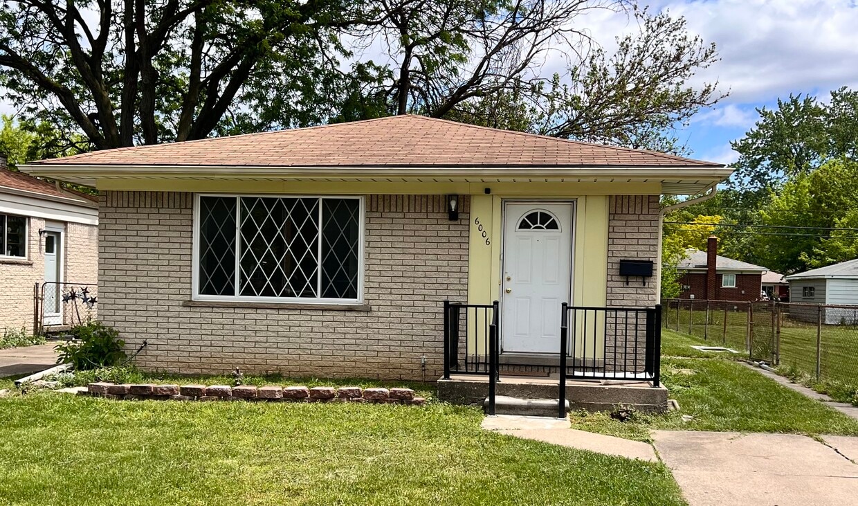Primary Photo - 6006 Whitefield St