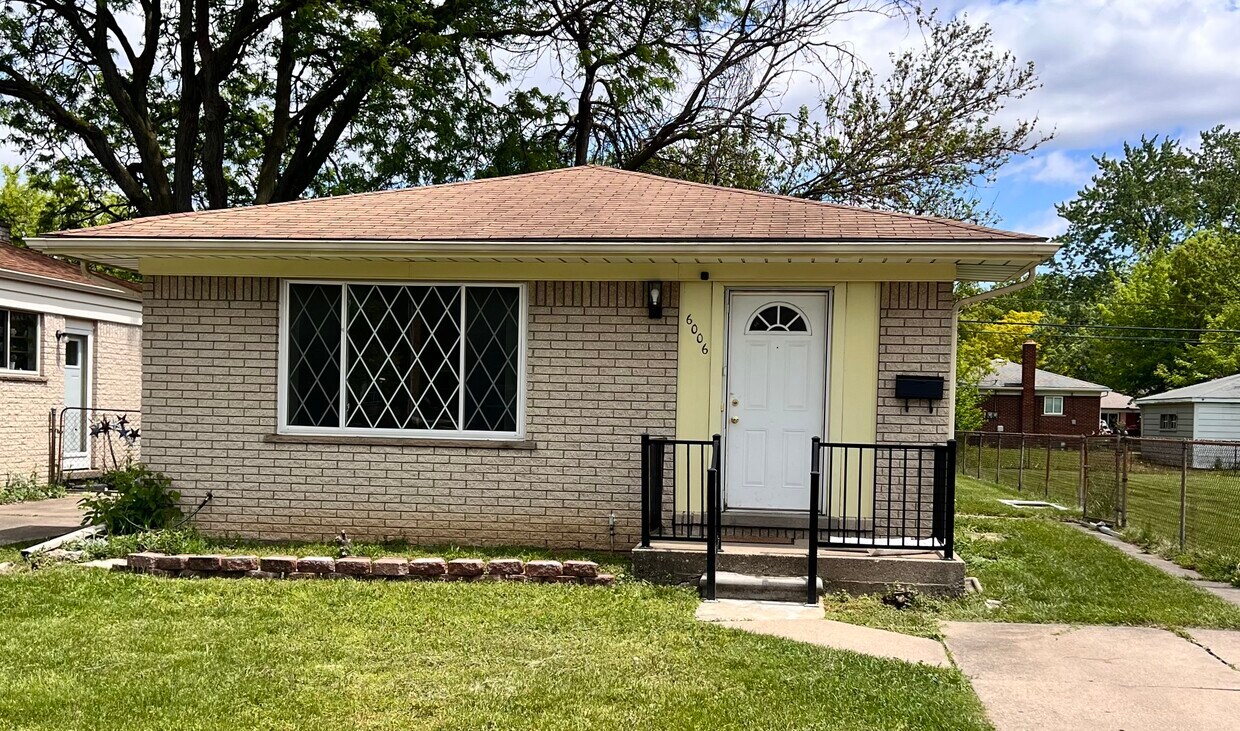 Photo - 6006 Whitefield St (Dearborn Heights, MI)