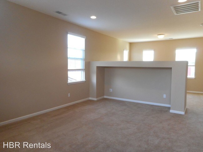 Building Photo - 653 W Privado Way