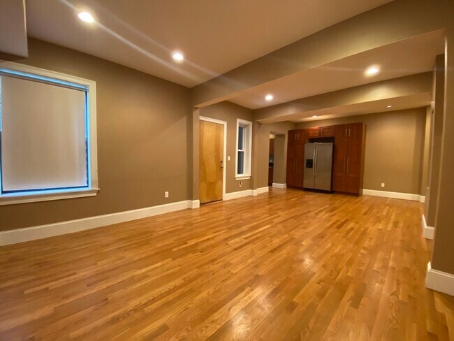 Foto del edificio - 1592 Beacon St