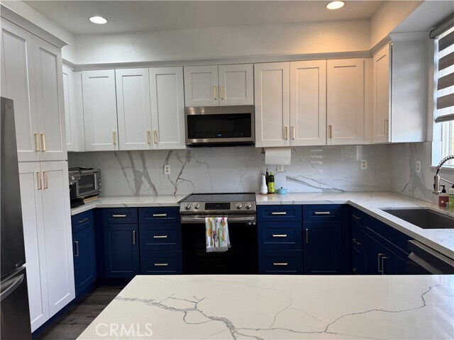 Foto del edificio - 2271 Yarbough Dr