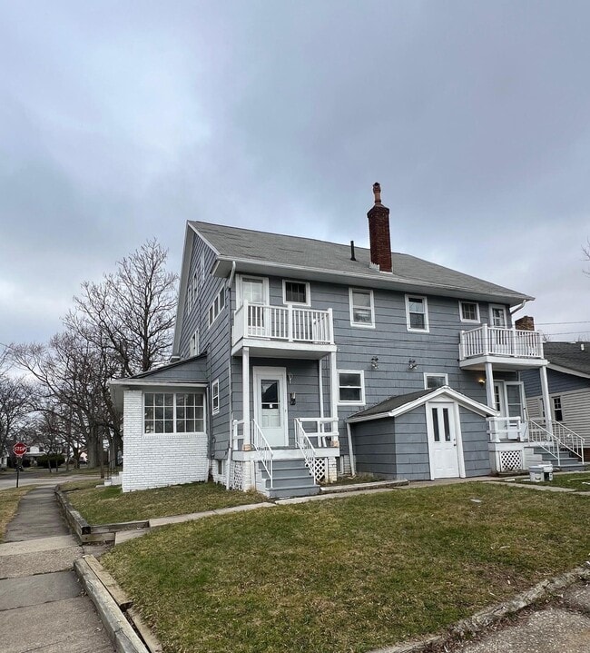 Building Photo - 2215 Goodnor Rd