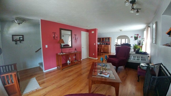 Foto del edificio - 7132 N Jordan Ave