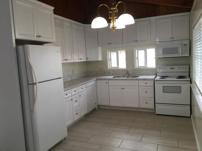 Building Photo - 14631 Twin Peaks Rd