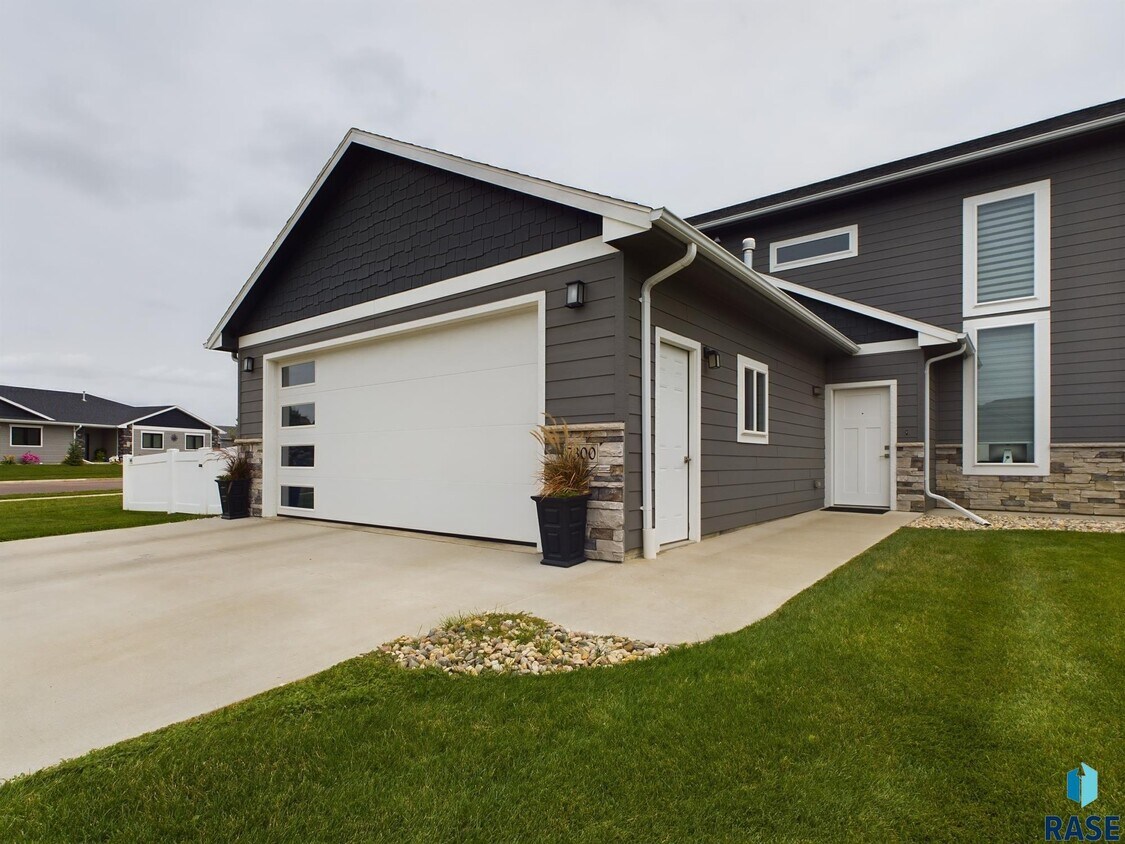 7300 S Audie Ave, Sioux Falls, SD 57108 House Rental in Sioux Falls, SD