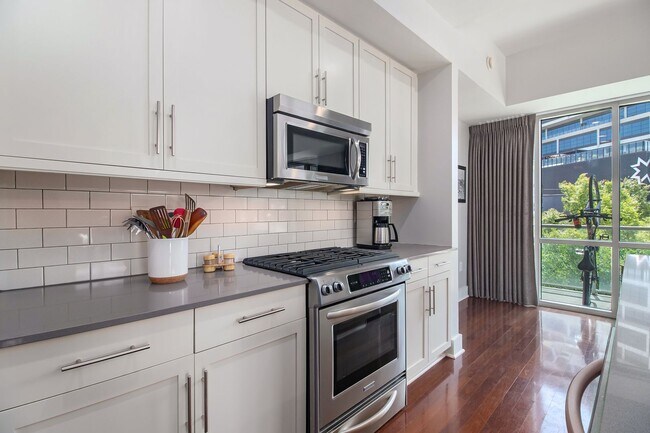 Foto del edificio - 1100 Howell Mill Rd NW