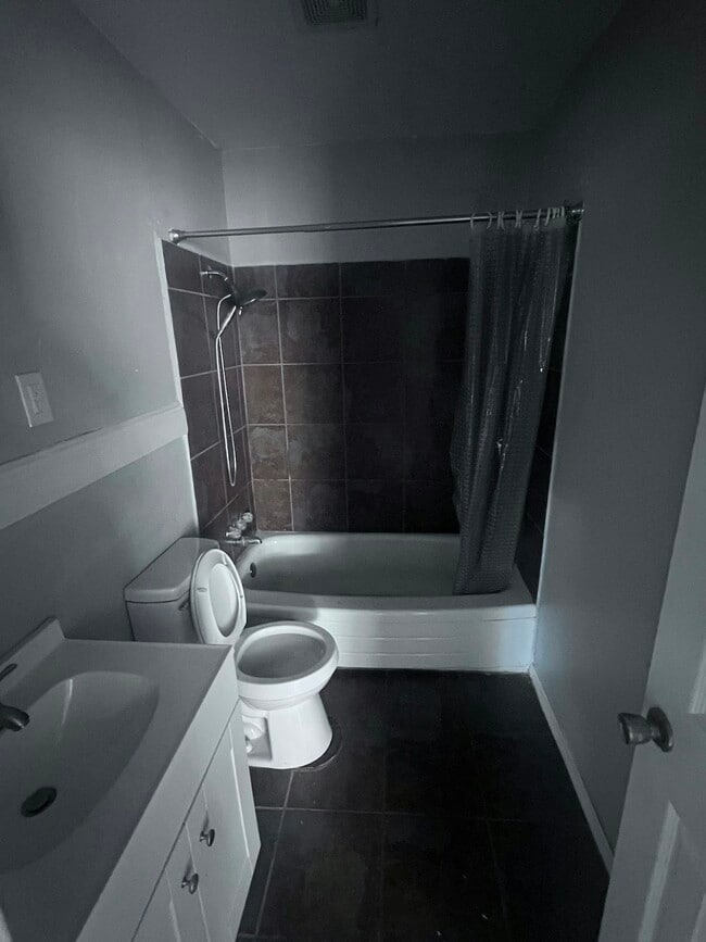 Building Photo - 1302 Shore Acres Dr