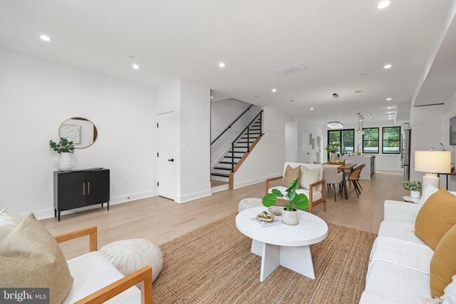 Building Photo - 4411 Illinois Ave NW