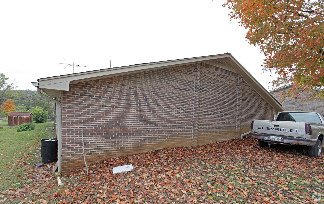 Foto del edificio - 608 W Broadway St