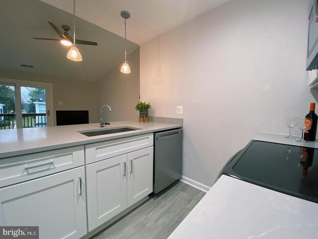 Foto del edificio - 8613 Beekman Pl