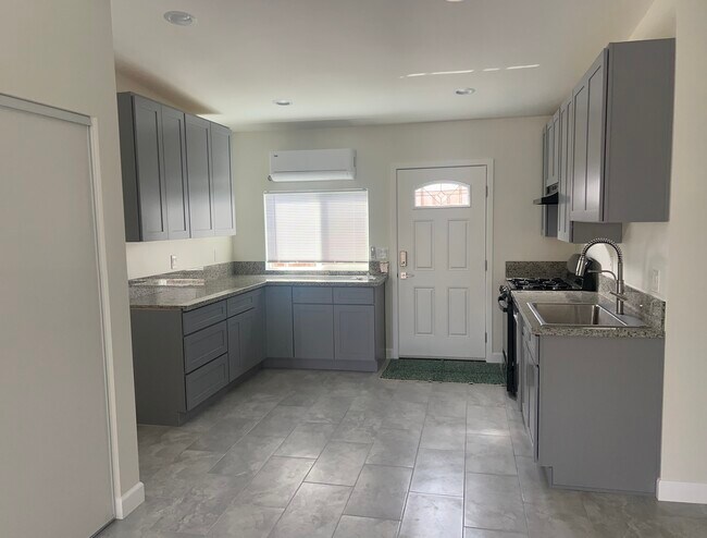 Building Photo - 8418 Stewart and Gray Rd