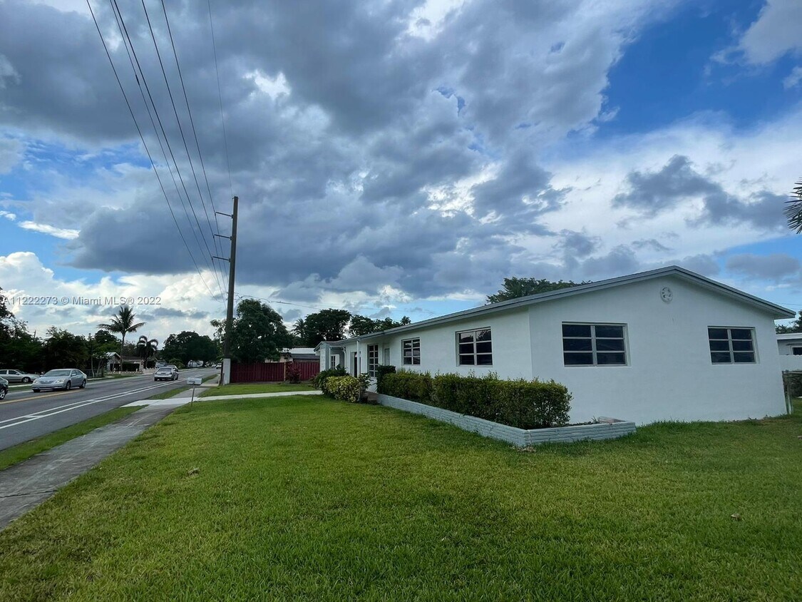 201 N 56th Ave Hollywood Fl 33021 - 201 N 56th Ave   Hollywood Fl 33021