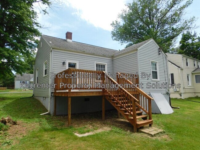 Building Photo - 325 James Ave