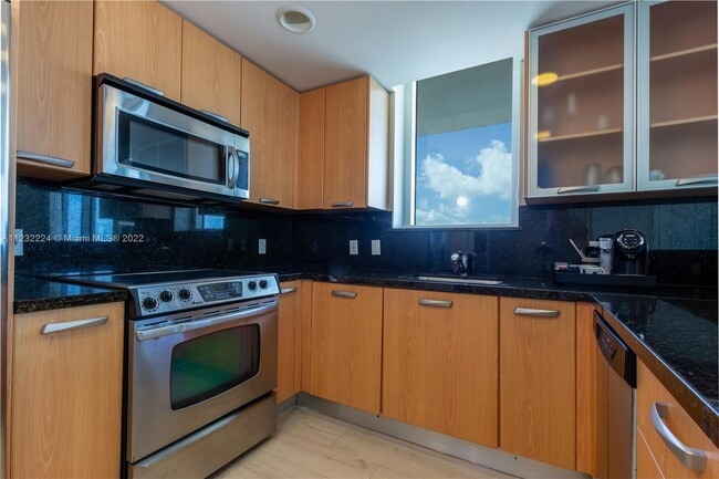 Building Photo - 505 N Fort Lauderdale Beach Blvd