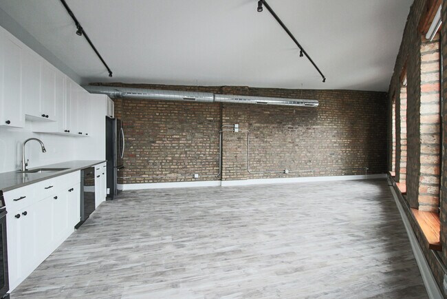 Foto del edificio - 1572 N Milwaukee Ave