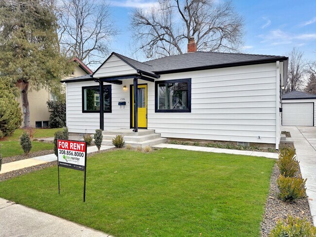 Foto del edificio - Updated Boise North End Home with Private Balcony, Garage & Easy Access to Trails and Dining